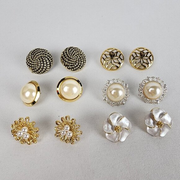 Vintage 80s Gold & Cream Flower Pierced Earrings - Picture 1 of 9